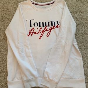 White Tommy Hilfiger sweatshirt